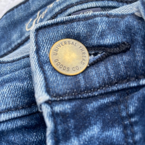 Super Cute Jean Shorts That Go With Every Outfit!! - Picture 5 of 5